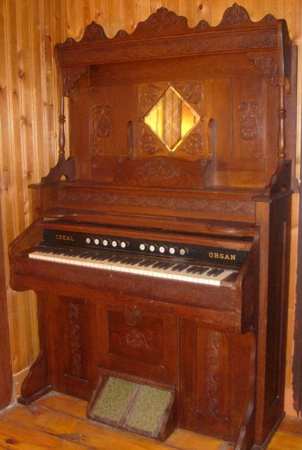 W. W. Putnam Organ